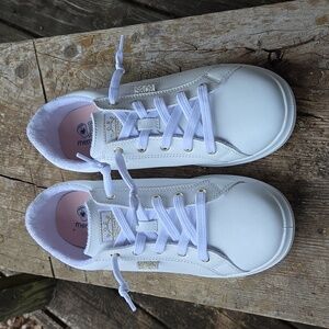 BOBS/SKECHERS  White and Gold Ladies  Sneakers. Size 9. NWOT.